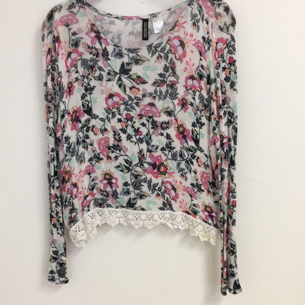 H&M DIVIDED